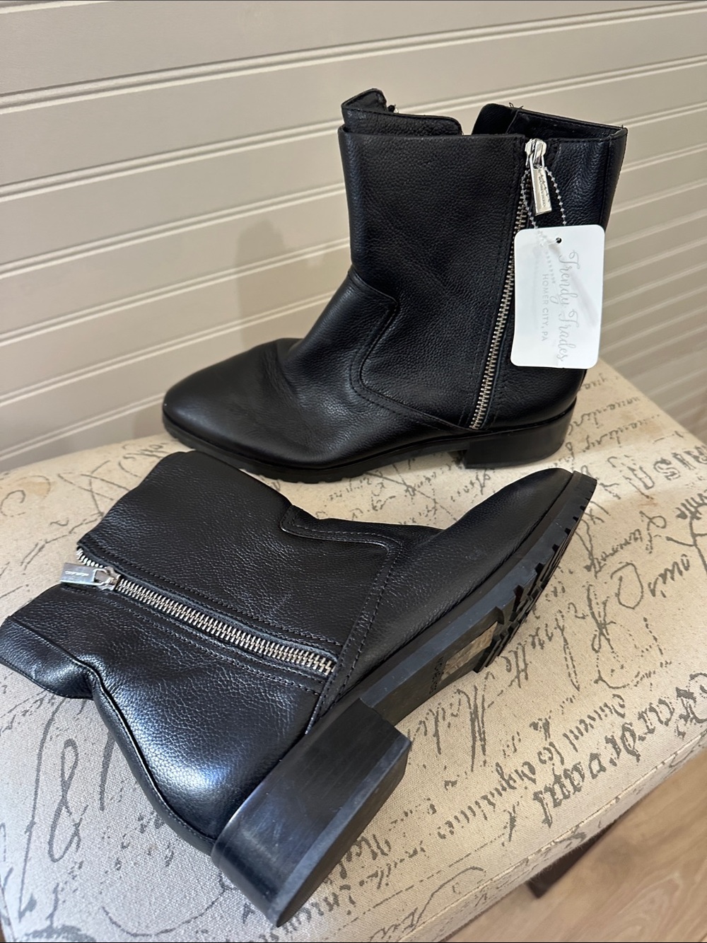 Micheal Micheal Kors Stylish Black Leather Ankle Boots with Side Zipper 7